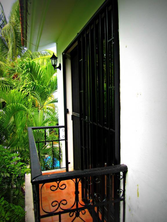 B&B Villa Hibiscus 신데 델 카르멘 외부 사진