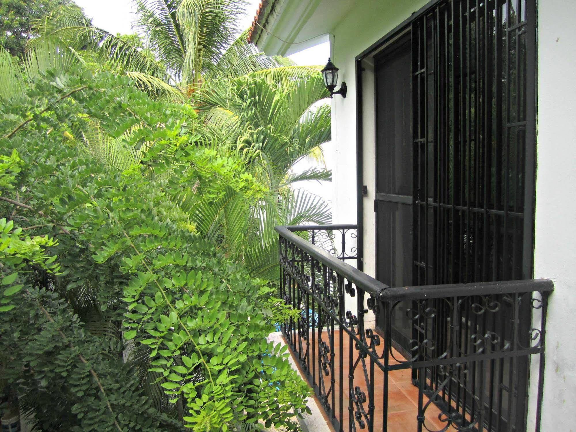 B&B Villa Hibiscus 신데 델 카르멘 외부 사진