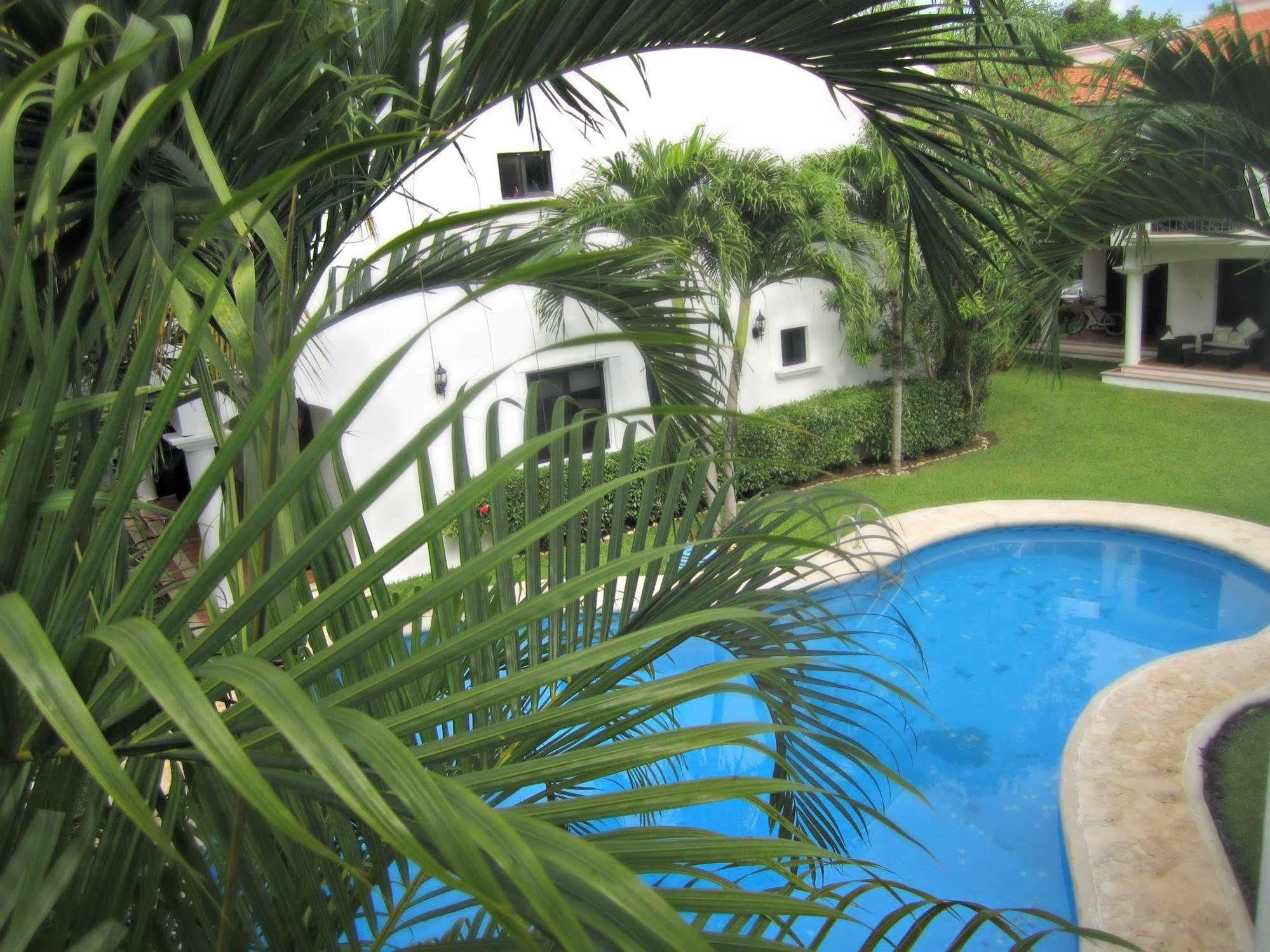 B&B Villa Hibiscus 신데 델 카르멘 외부 사진